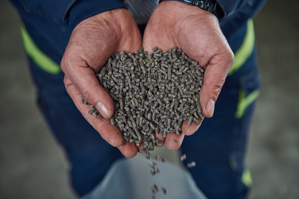 Granulki tworzywa UBQ™ gotowe do dalszego zastosowania