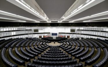 Sala obrad Parlamentu Europejskiego w Brukseli podczas posiedzenia plenarnego